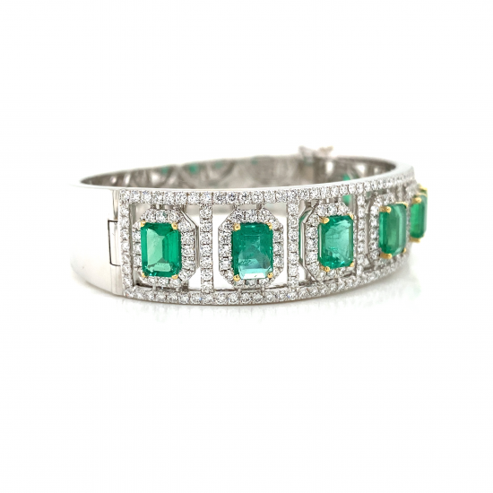 EMERALD & HALO DIAMOND BANGLE