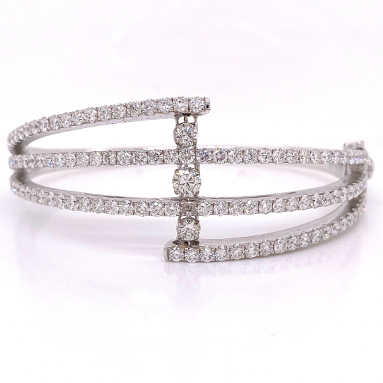 DANCING DIAMOND BANGLE